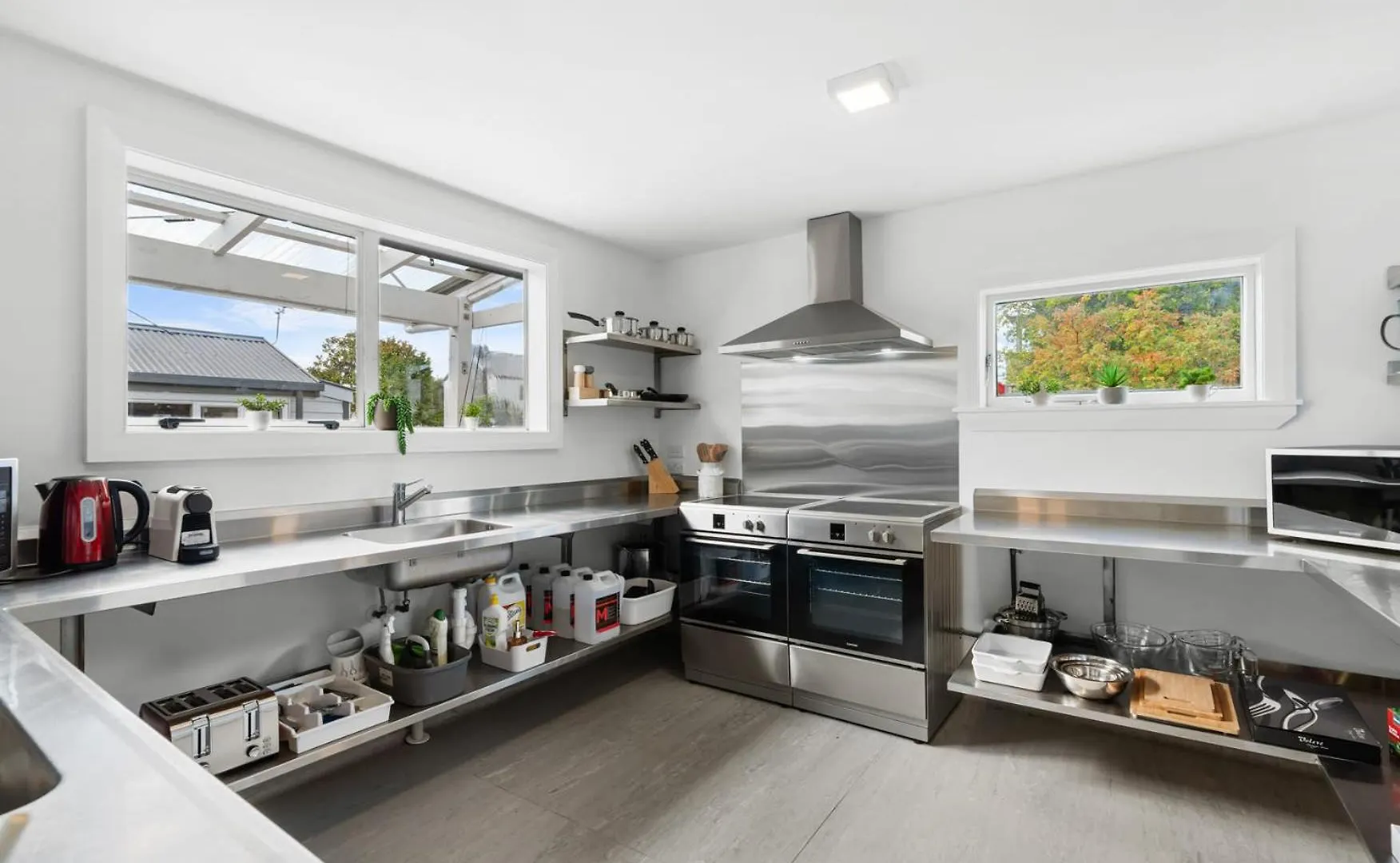 Central City Villa Perfect For Up To 12-Guests Christchurch New Zealand